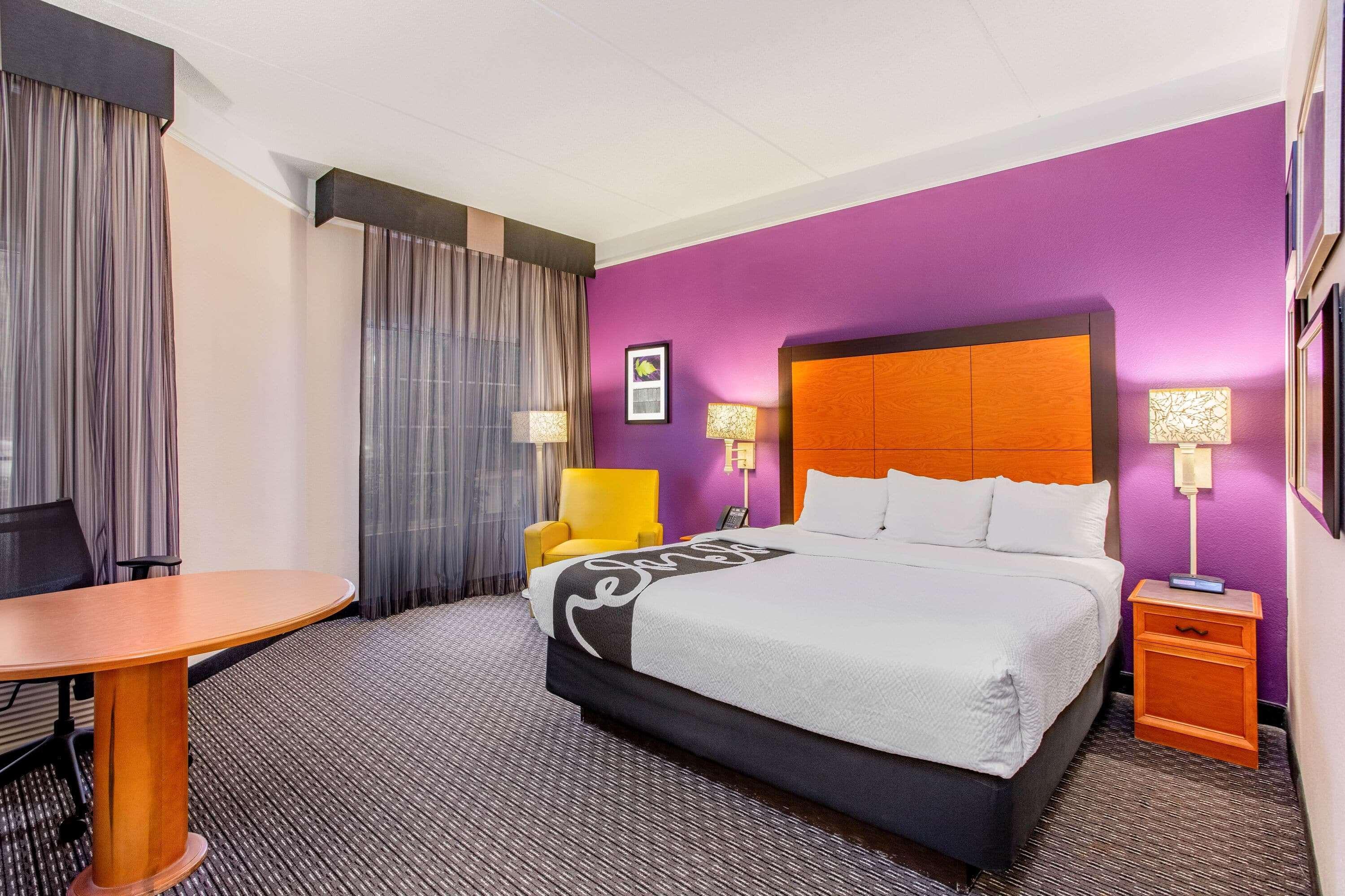 Отель La Quinta By Wyndham Raleigh Durham Intl Ap Моррисвилл Экстерьер фото
