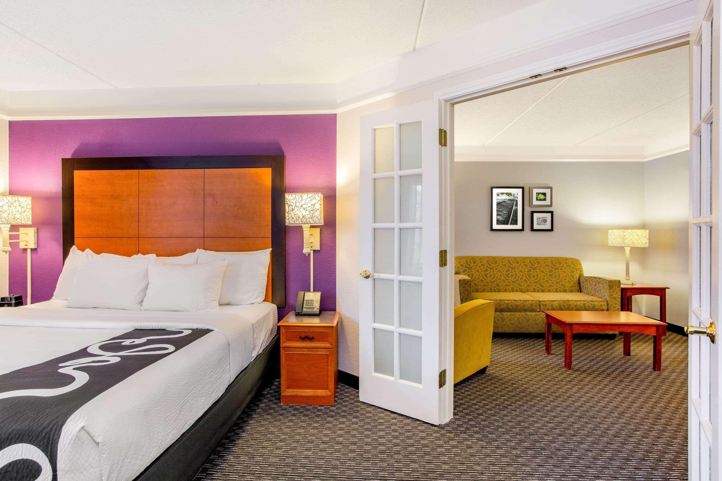 Отель La Quinta By Wyndham Raleigh Durham Intl Ap Моррисвилл Экстерьер фото