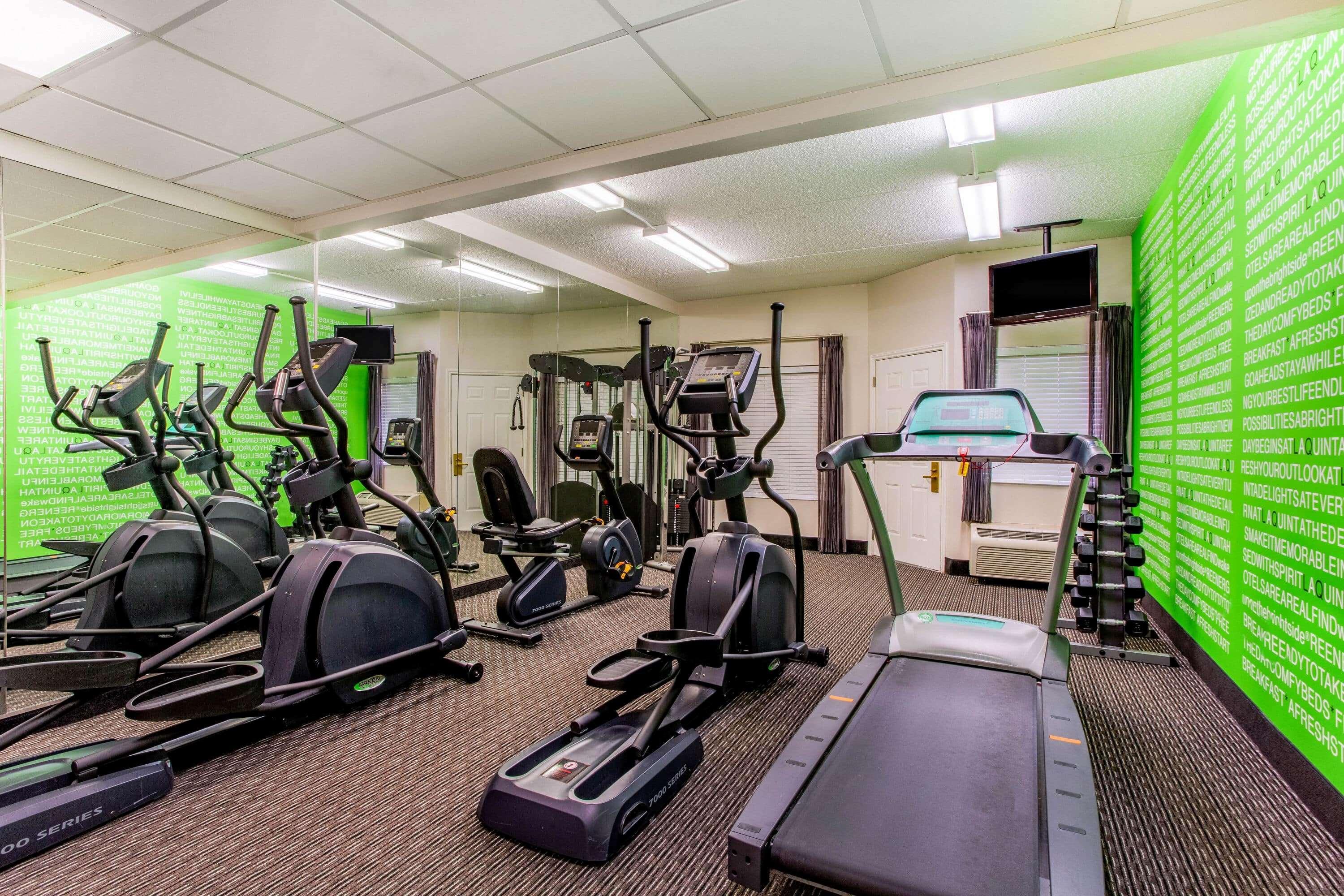 Отель La Quinta By Wyndham Raleigh Durham Intl Ap Моррисвилл Экстерьер фото