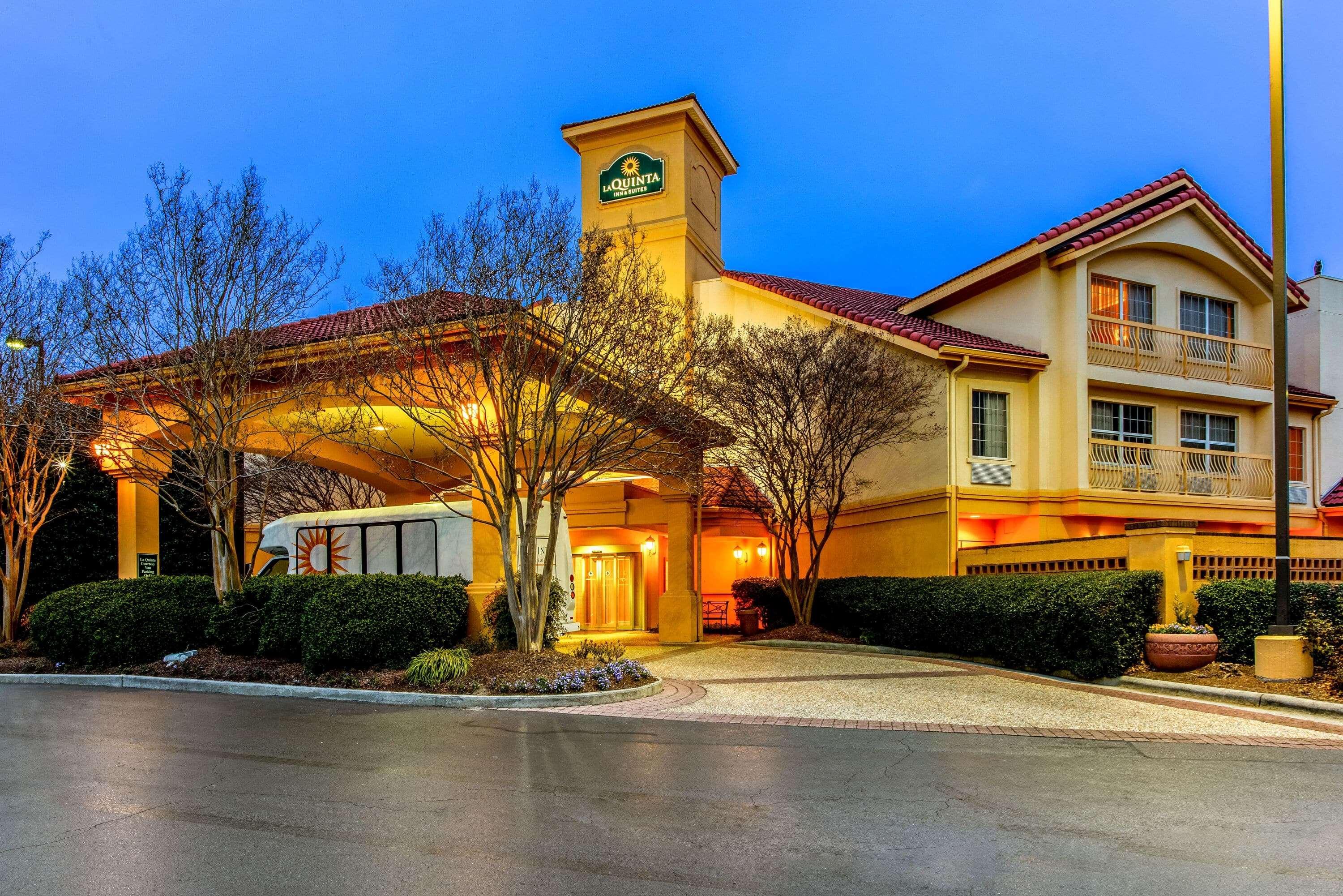 Отель La Quinta By Wyndham Raleigh Durham Intl Ap Моррисвилл Экстерьер фото