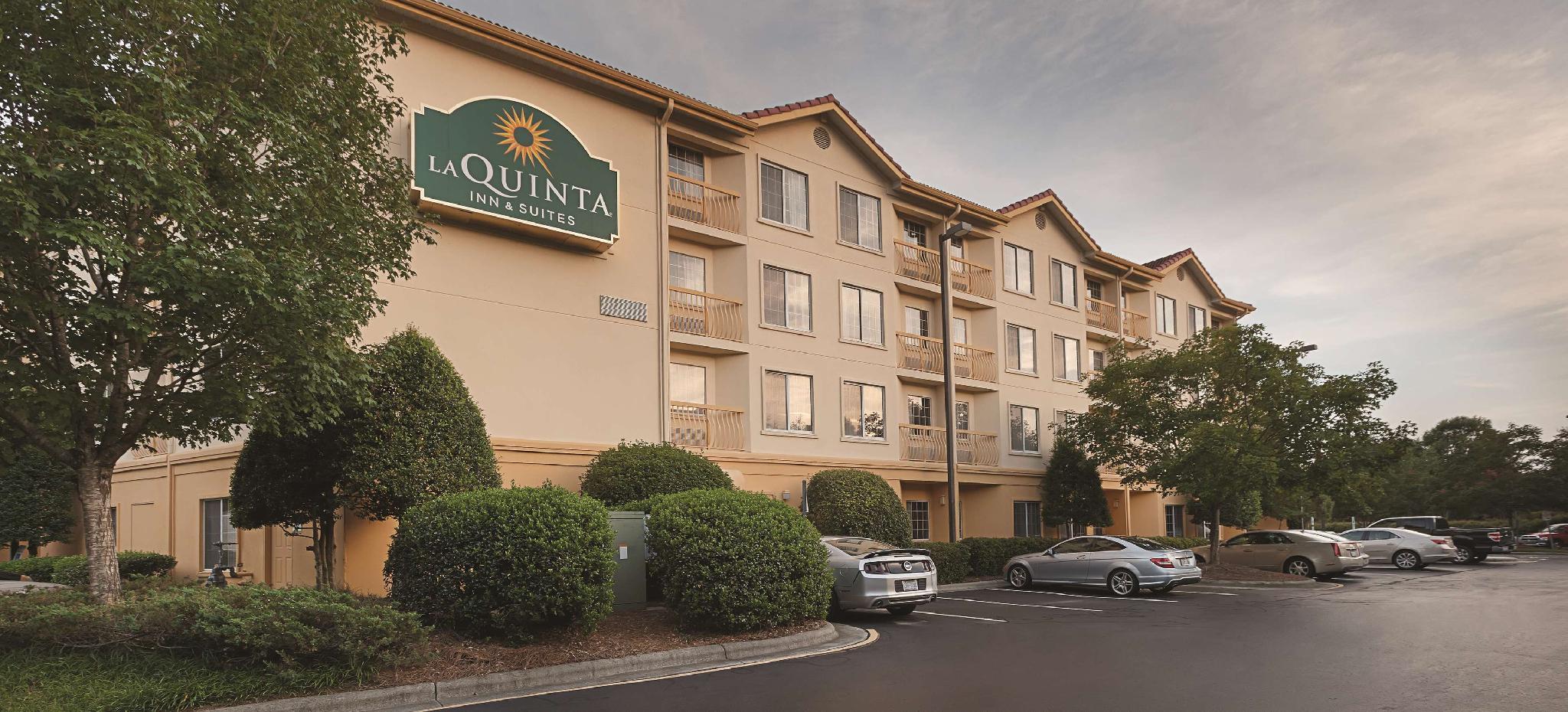 Отель La Quinta By Wyndham Raleigh Durham Intl Ap Моррисвилл Экстерьер фото